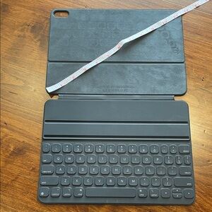 Apple Smart Keyboard Folio - Gray/Black A2038
